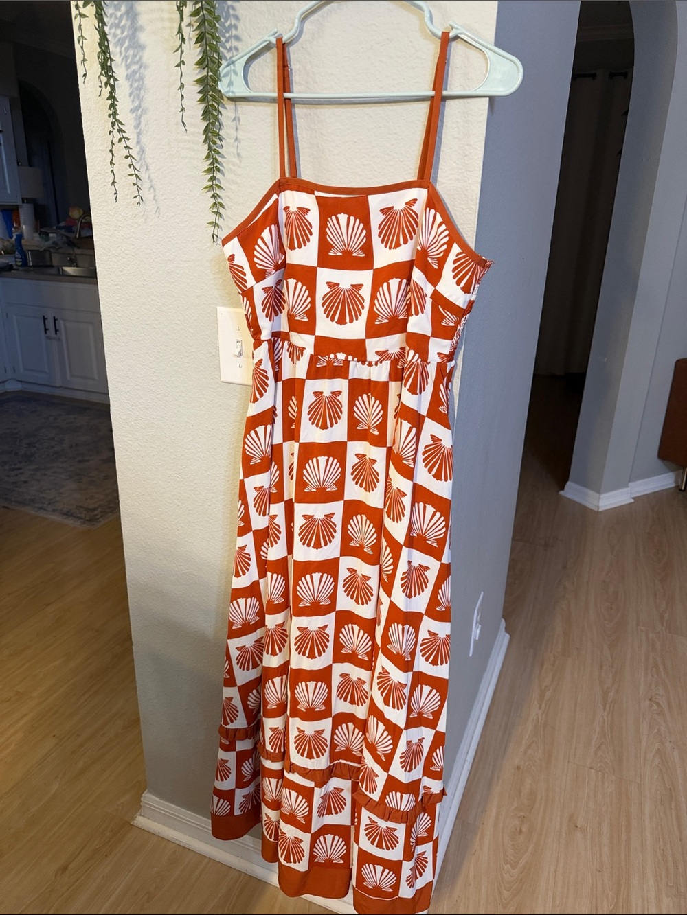 Sleeveless Shell-Print Maxi Dress in Burnt Orange and White
